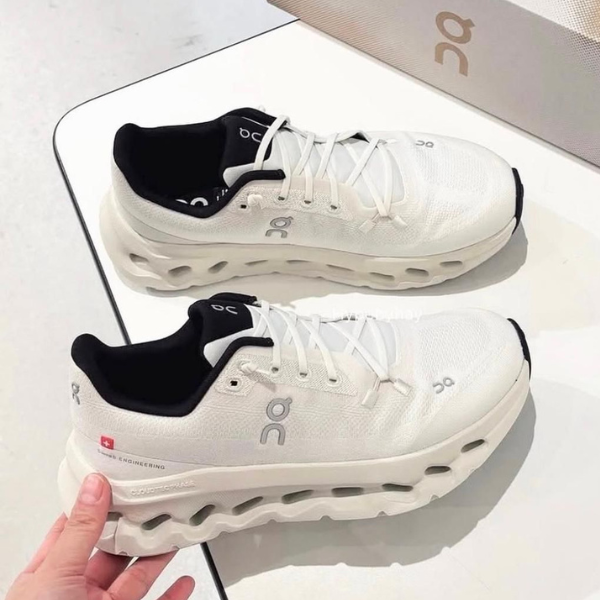 靴 LOEWE x On Cloudtilt 2.0 Sand/White 39 On Running Cloudtilt 2 LOEWE Sand White – amzunit