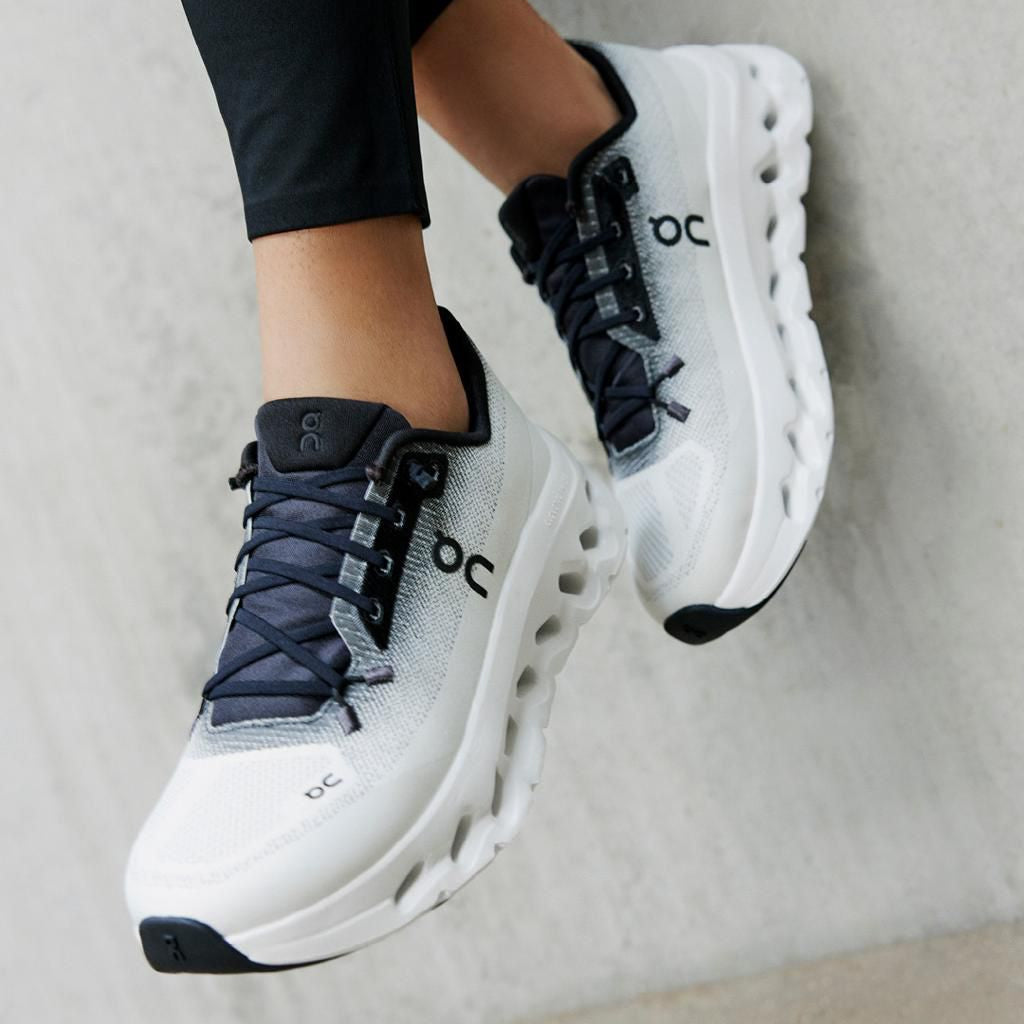 ON Cloudtilt trainers black ivory – amzunit