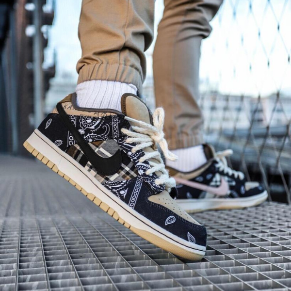 Travis Scott X Nike SB Dunk Low – amzunit Travis Scott X Nike SB Dunk Low – amzunit