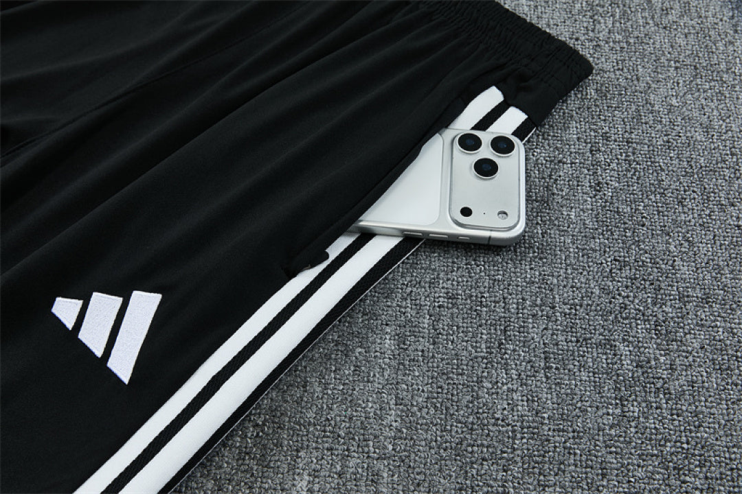 Juventus White &amp; Black Training Tracksuit 2026