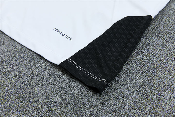 Juventus White &amp; Black Training Tracksuit 2026