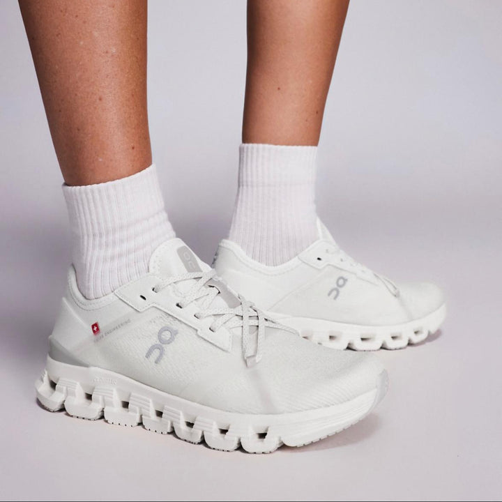 On Running Cloud X 4 AD White Wolf