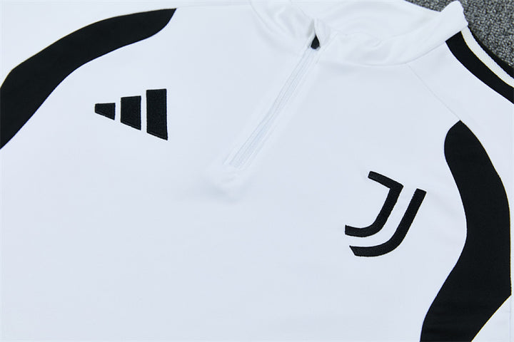 Juventus White &amp; Black Training Tracksuit 2026