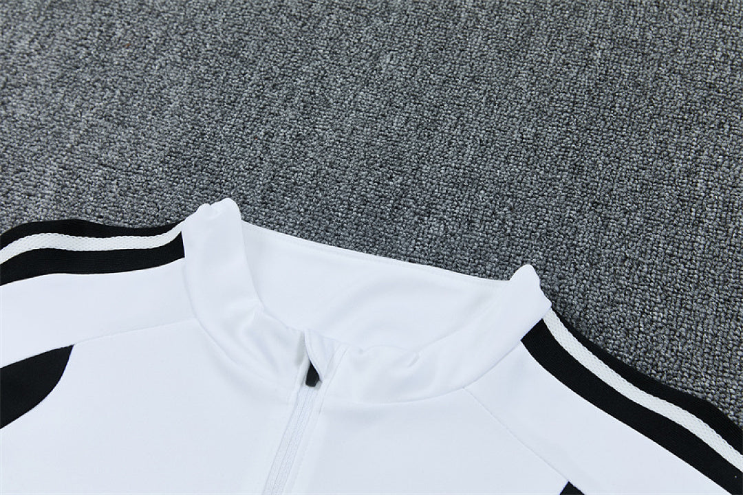 Juventus White &amp; Black Training Tracksuit 2026