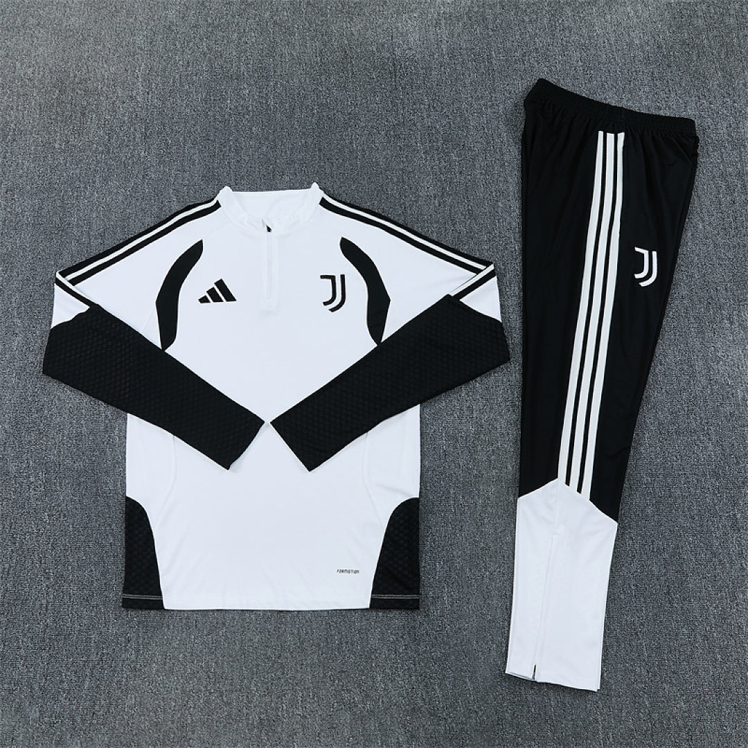 Juventus White &amp; Black Training Tracksuit 2026