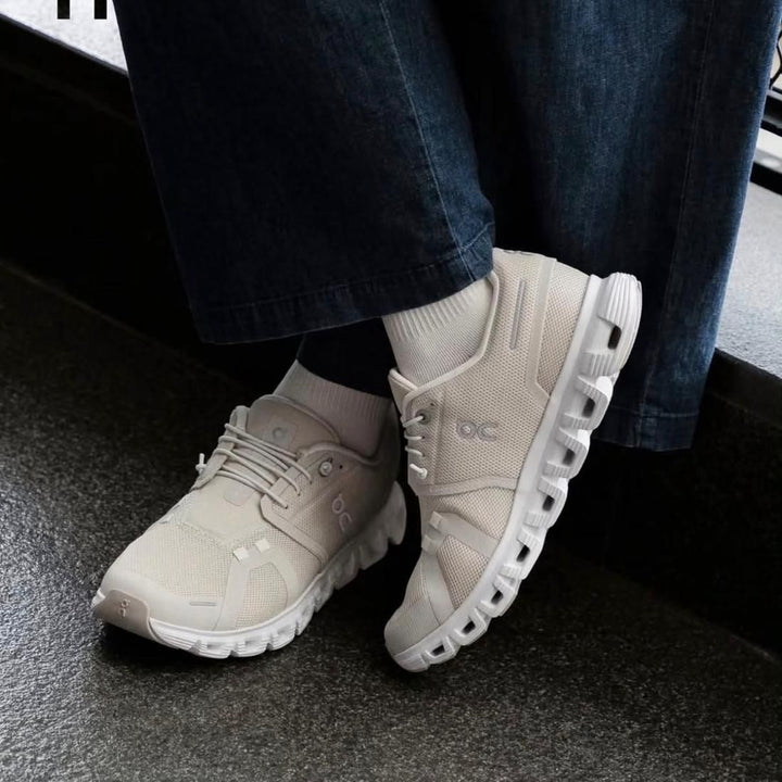 On Running Cloud 6 Pearl White