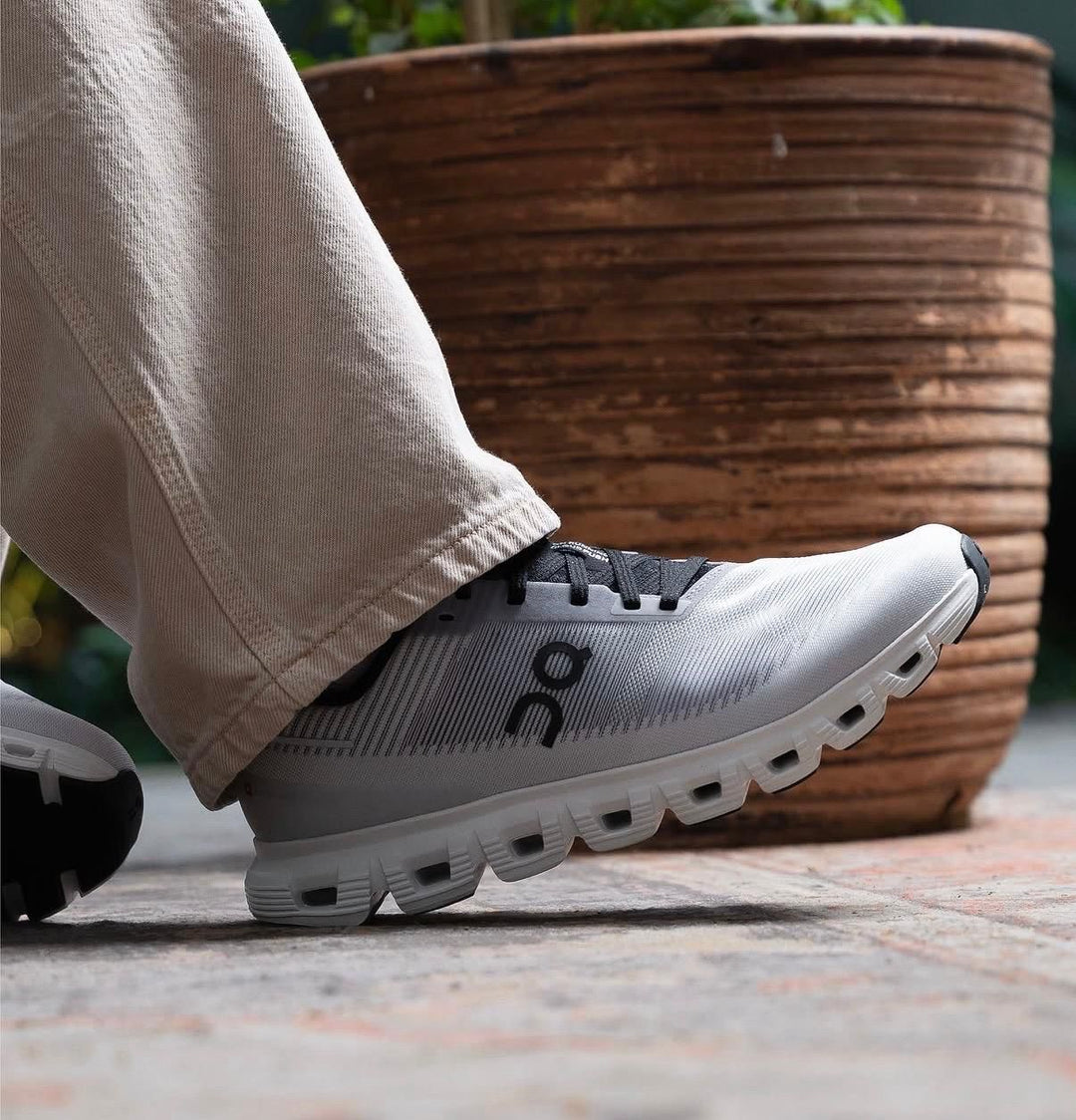 ON Running Cloud 6 Push "Lilac Black"