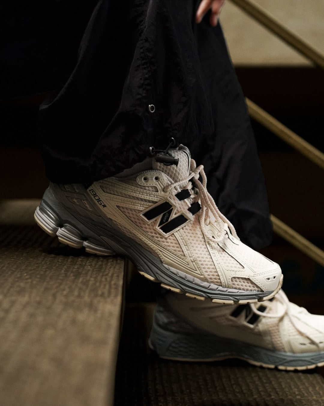 New Balance 1906R Beige / Black