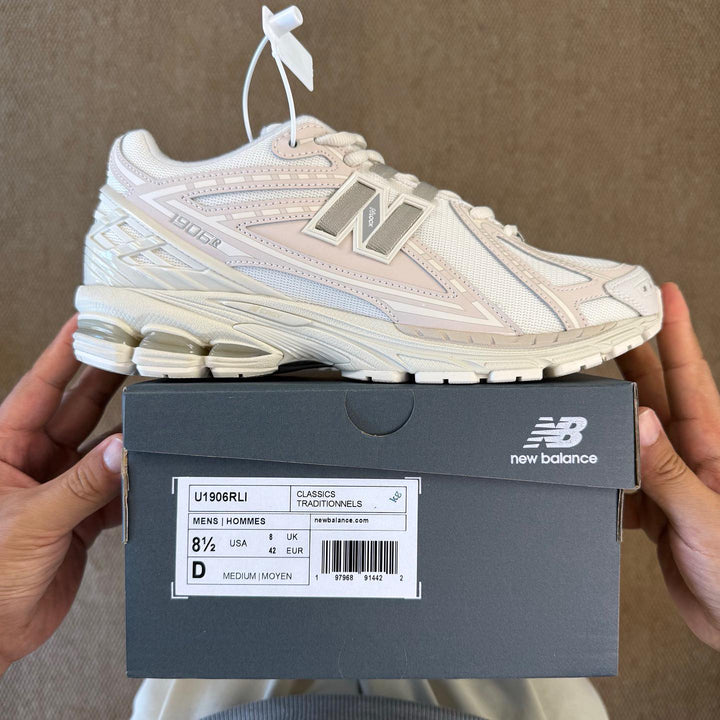 New Balance 1906R “off white”