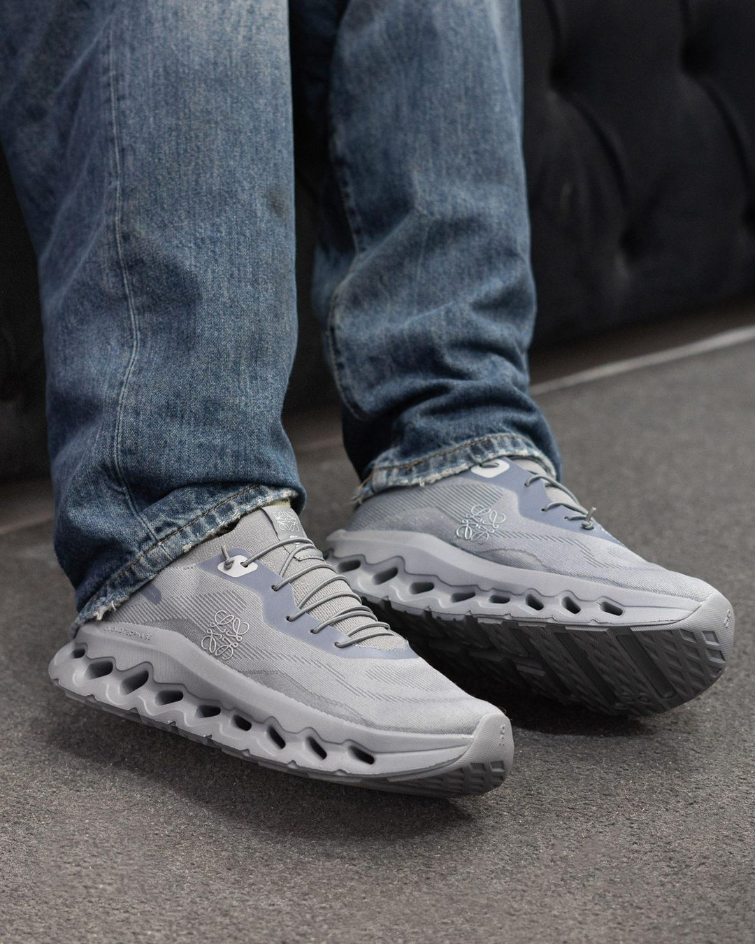 عند تشغيل Cloud 5 All Black