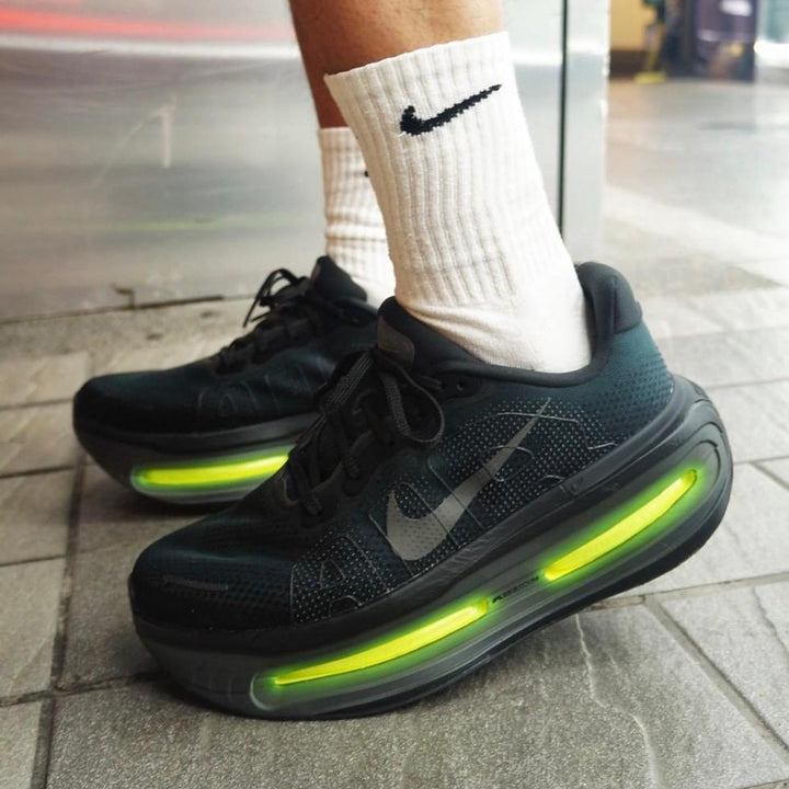Nike Vomero Premium Black Volt