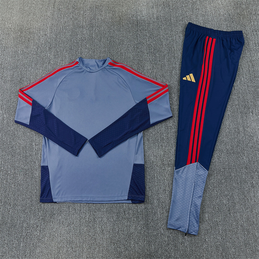 Bayern Munich Light Blue Training Tracksuit 2027 – Quarter Zip Top &amp; Pants