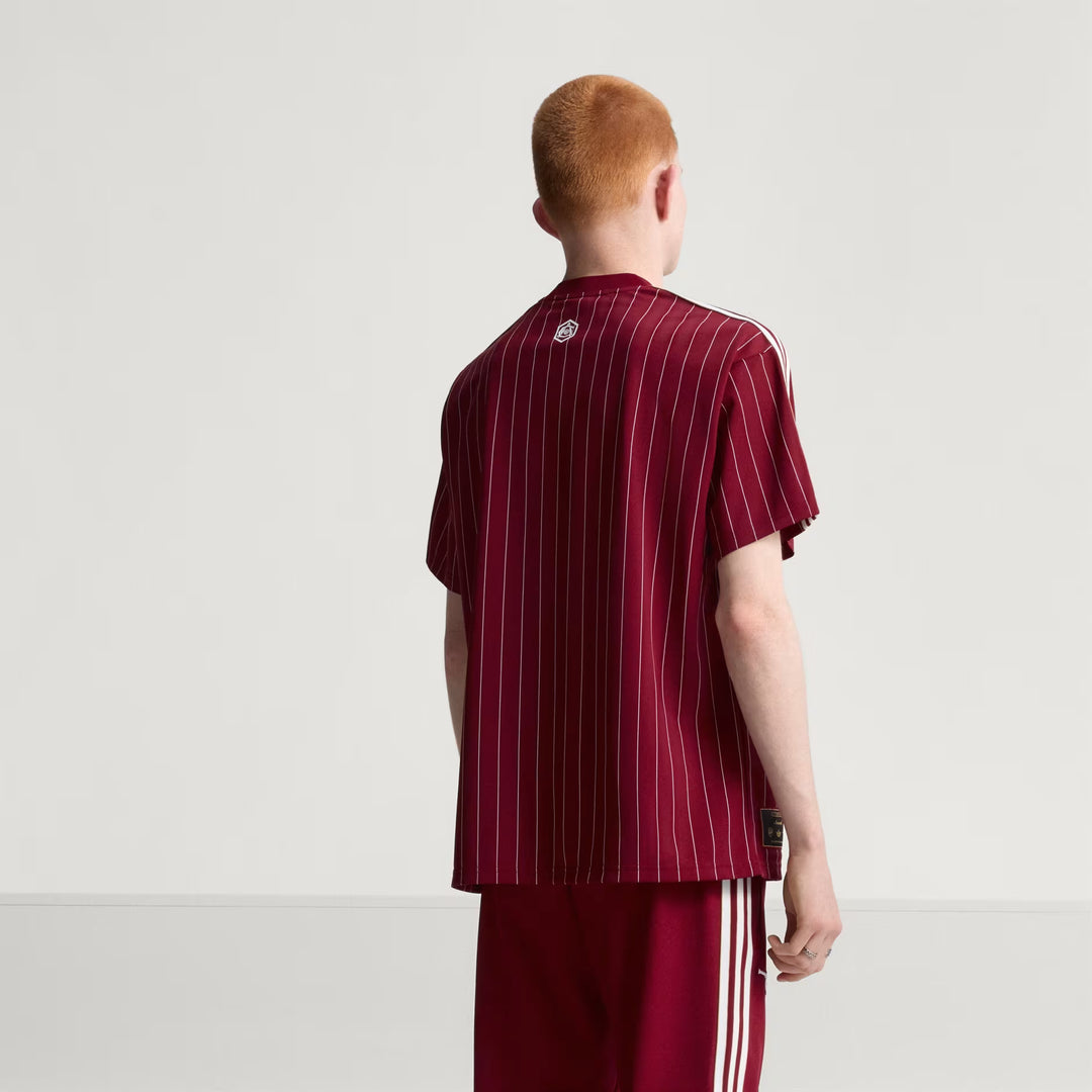 قميص أرسنال الأبيض قبل المباراة 23/24