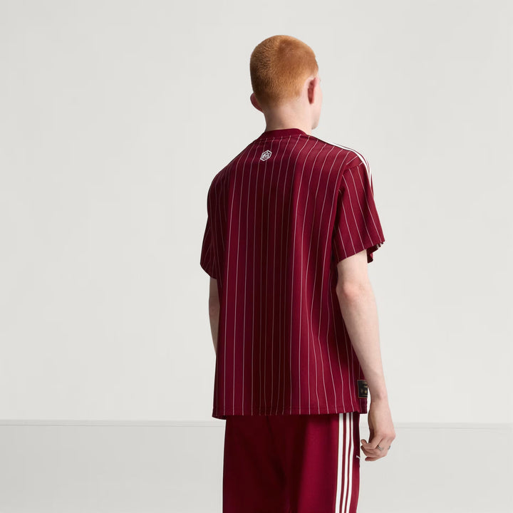 قميص أرسنال الأبيض قبل المباراة 23/24