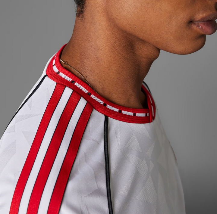 Man United Classic Edition jersey 2025/26