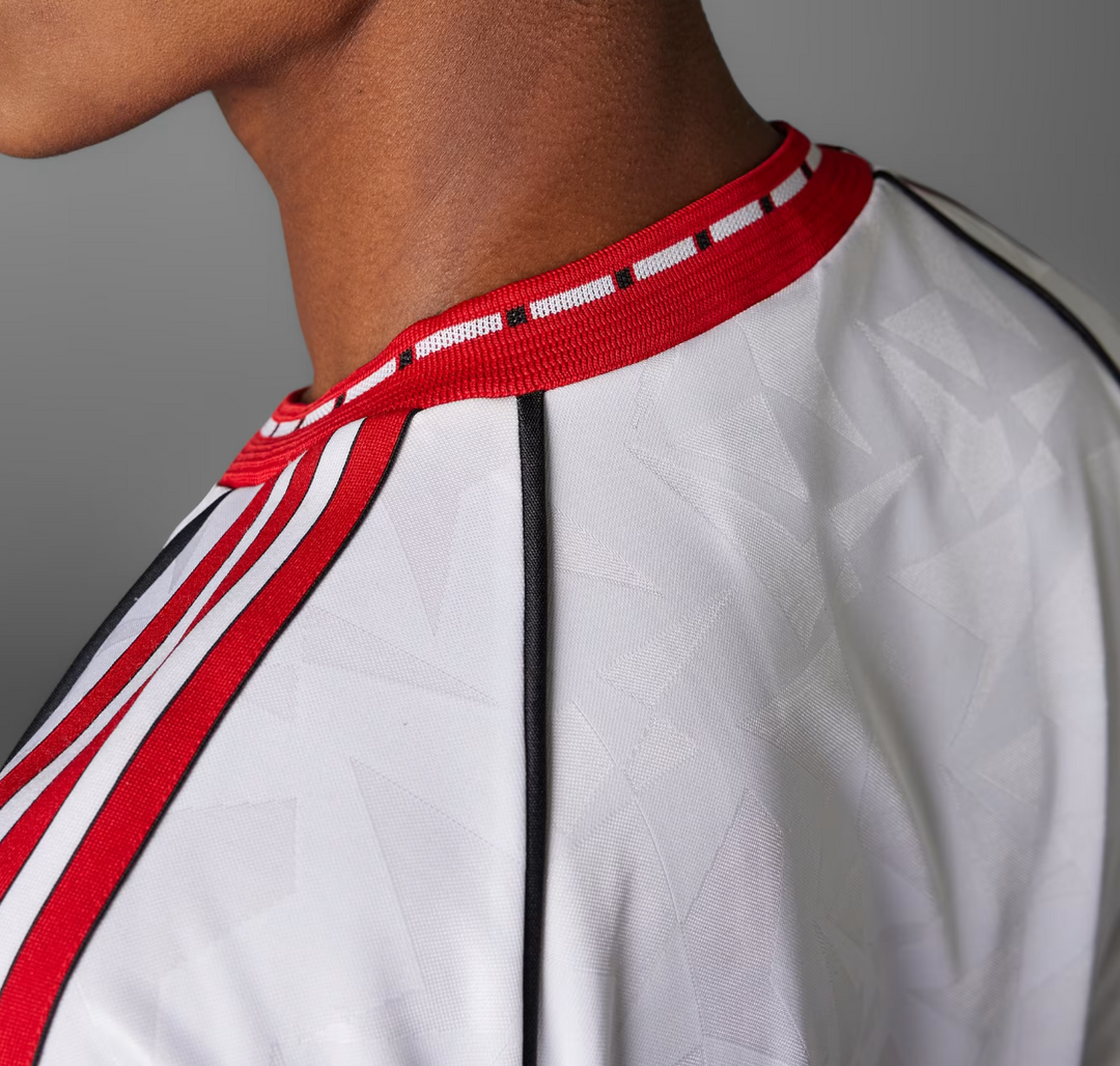 Man United Classic Edition jersey 2025/26