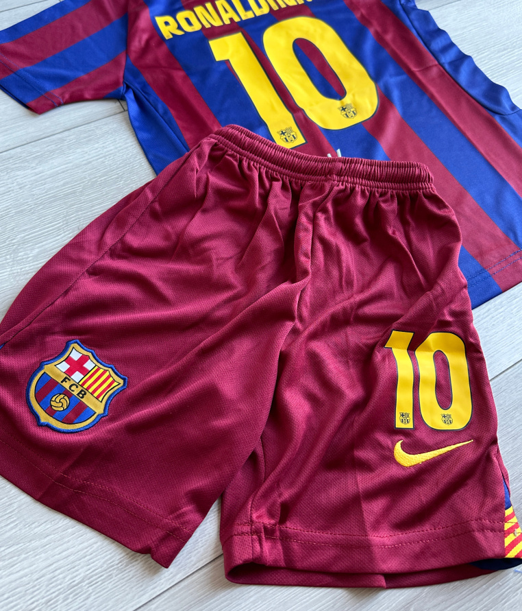 طقم برشلونة الثالث للأطفال 2023/24