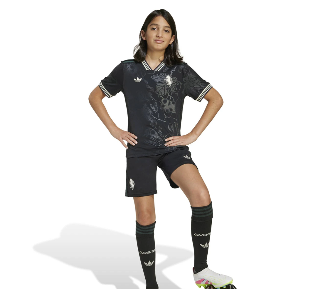 طقم يوفنتوس الأساسي للأطفال 2023/24