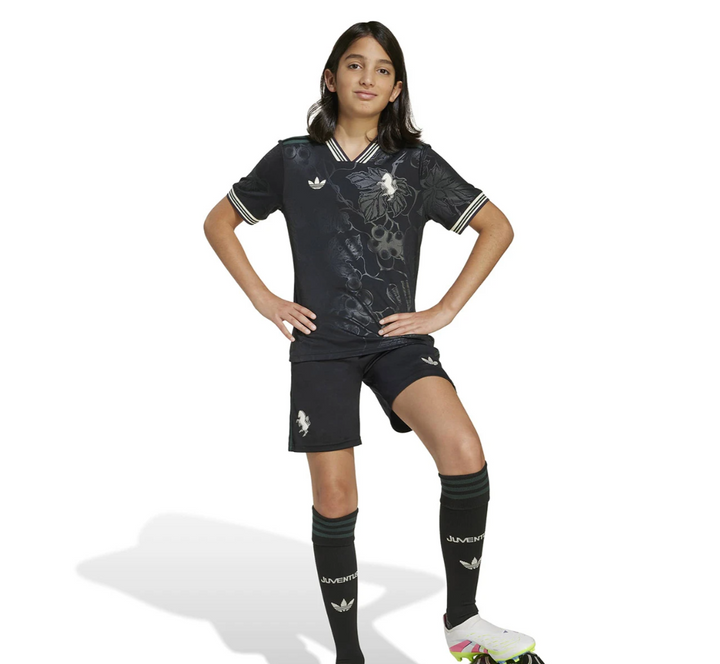 طقم يوفنتوس الأساسي للأطفال 2023/24