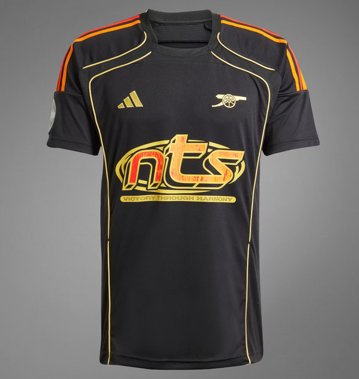 قميص أرسنال الأبيض قبل المباراة 23/24