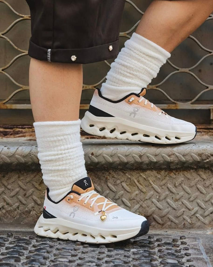 عند تشغيل Cloud 5 All Black