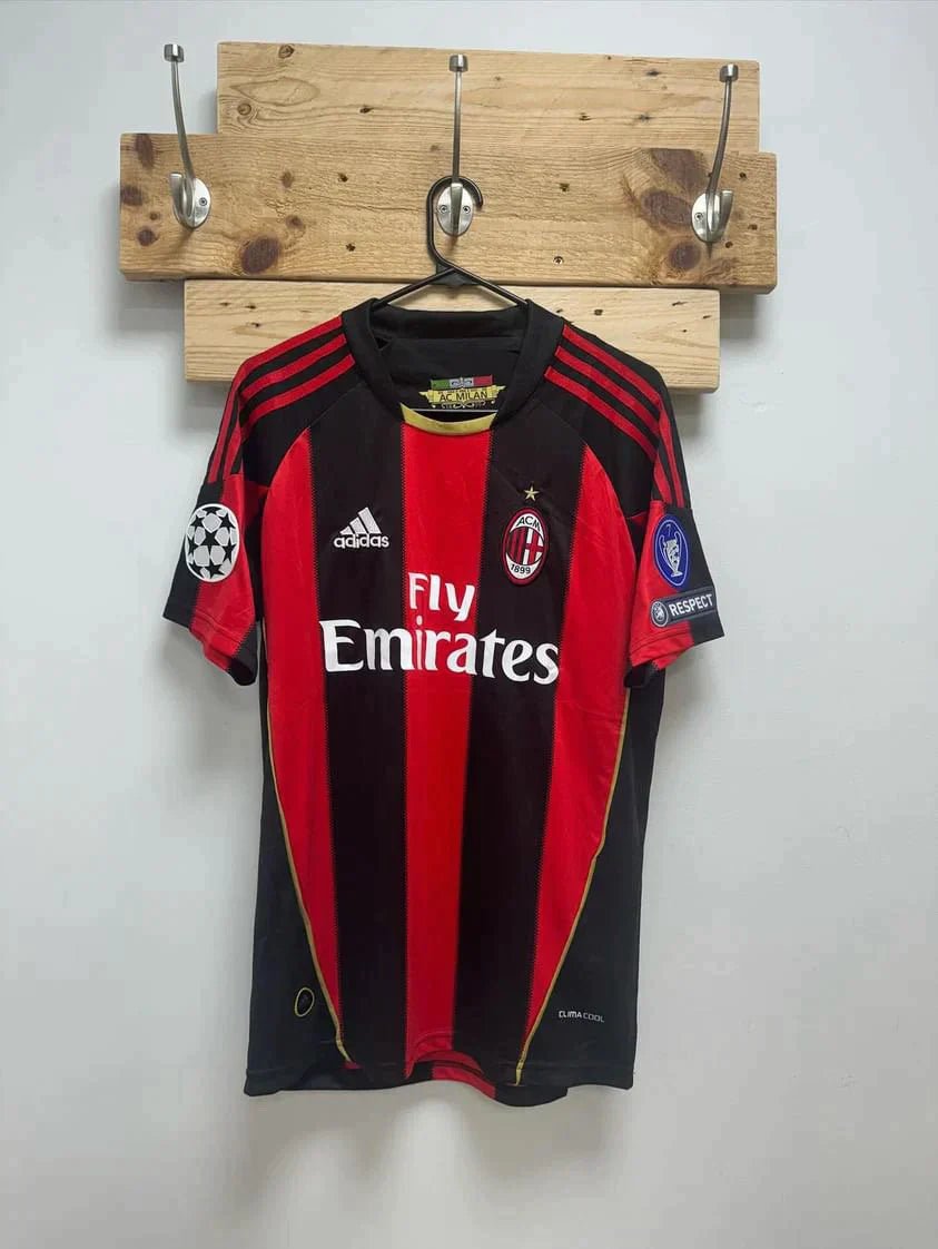 AC Milan HOME CLASSIC 2009/10 with ronaldinho 80 – amzunit AC Milan HOME CLASSIC 2009/10 with ronaldinho 80 – amzunit
