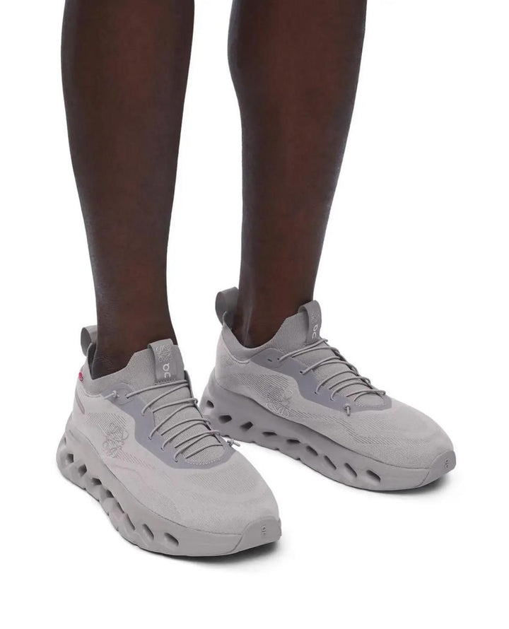 عند تشغيل Cloud 5 All Black