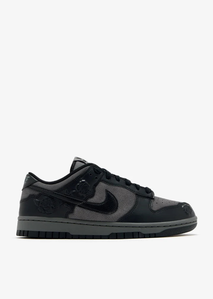Nike Dunk Low “Black Roses”