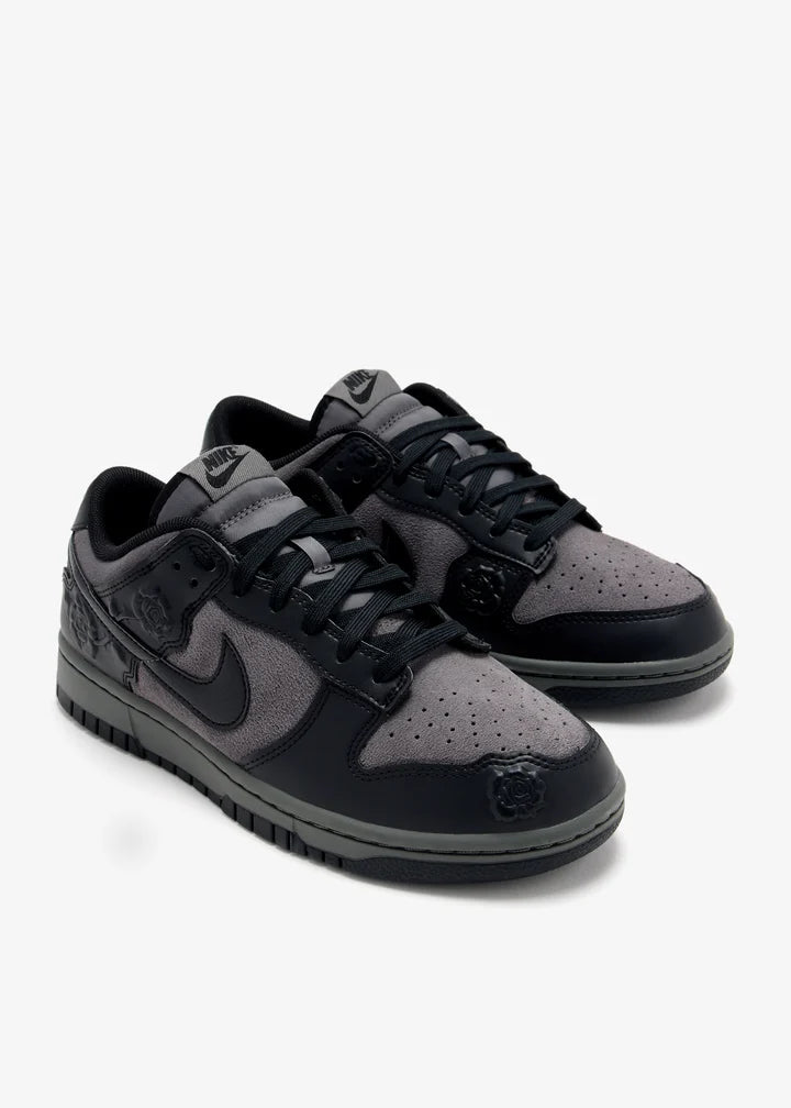 Nike Dunk Low “Black Roses”