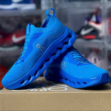 On Running Cloudtilt LOEWE Electric Blue