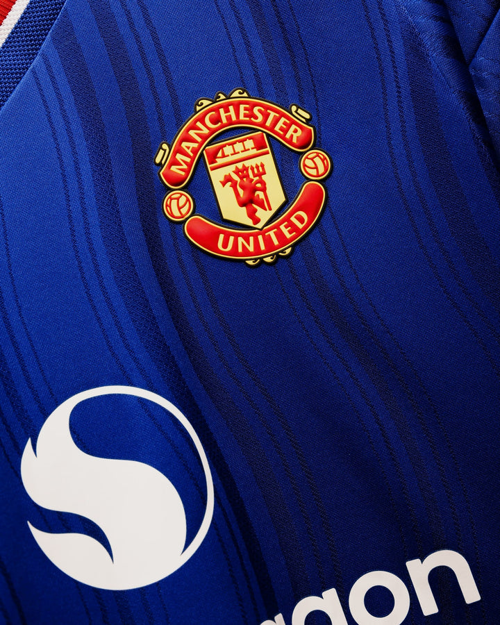 Man UNITED Away Jersey 2026/27 fabric detail