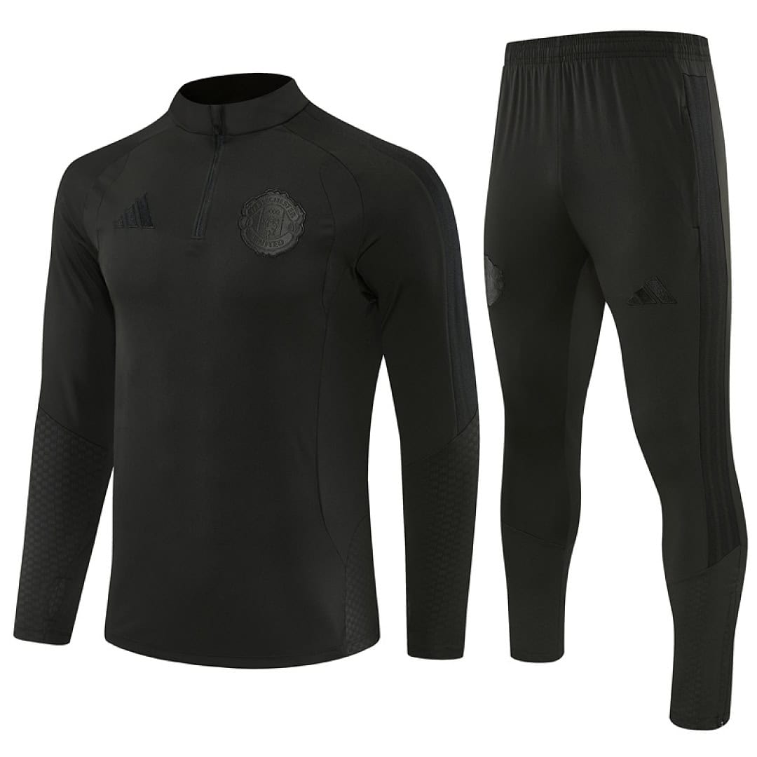 Manchester United all black training tracksuit 2026/27 triple black quarter-zip set