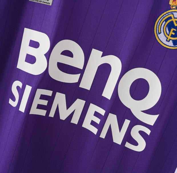 RM Retro Vintage Third Jersey 2006-2007 crest and sponsor detail