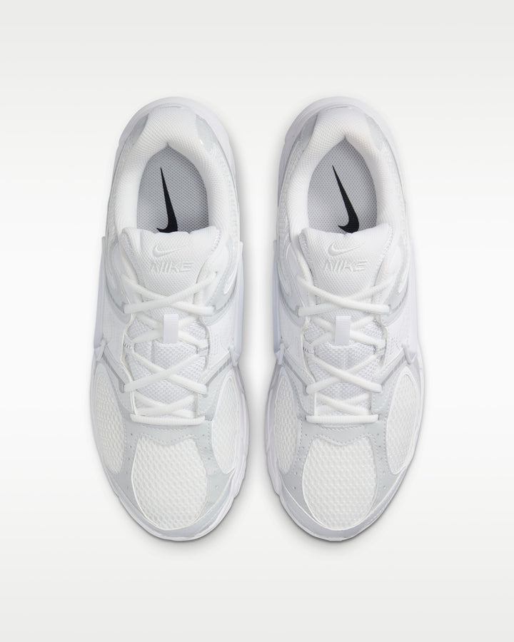 Nike V5 RNR in white