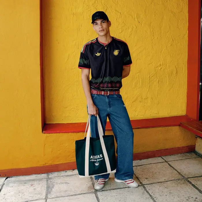 قميص جامايكا قبل المباراة 2023