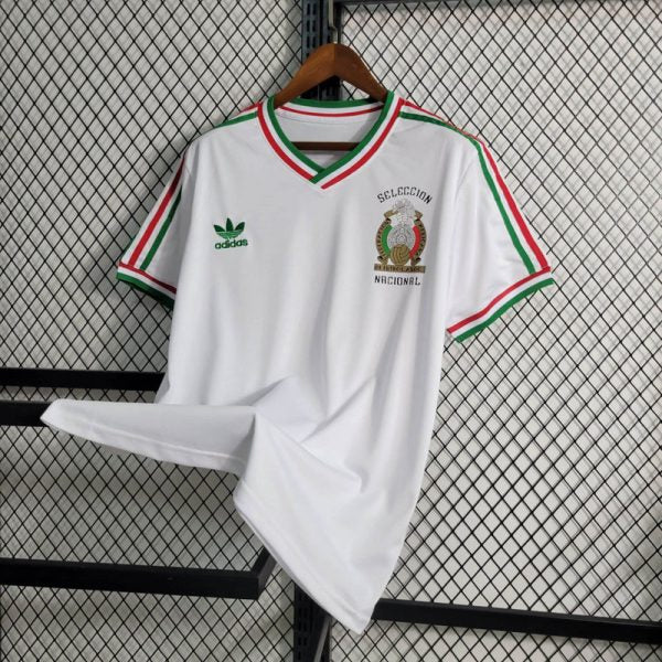 المكسيك خارج أرضه جيرسي 1986